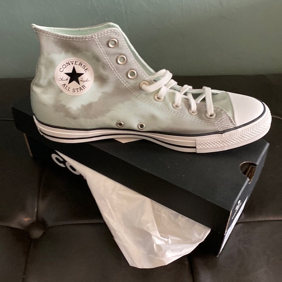 chuck taylor size 15